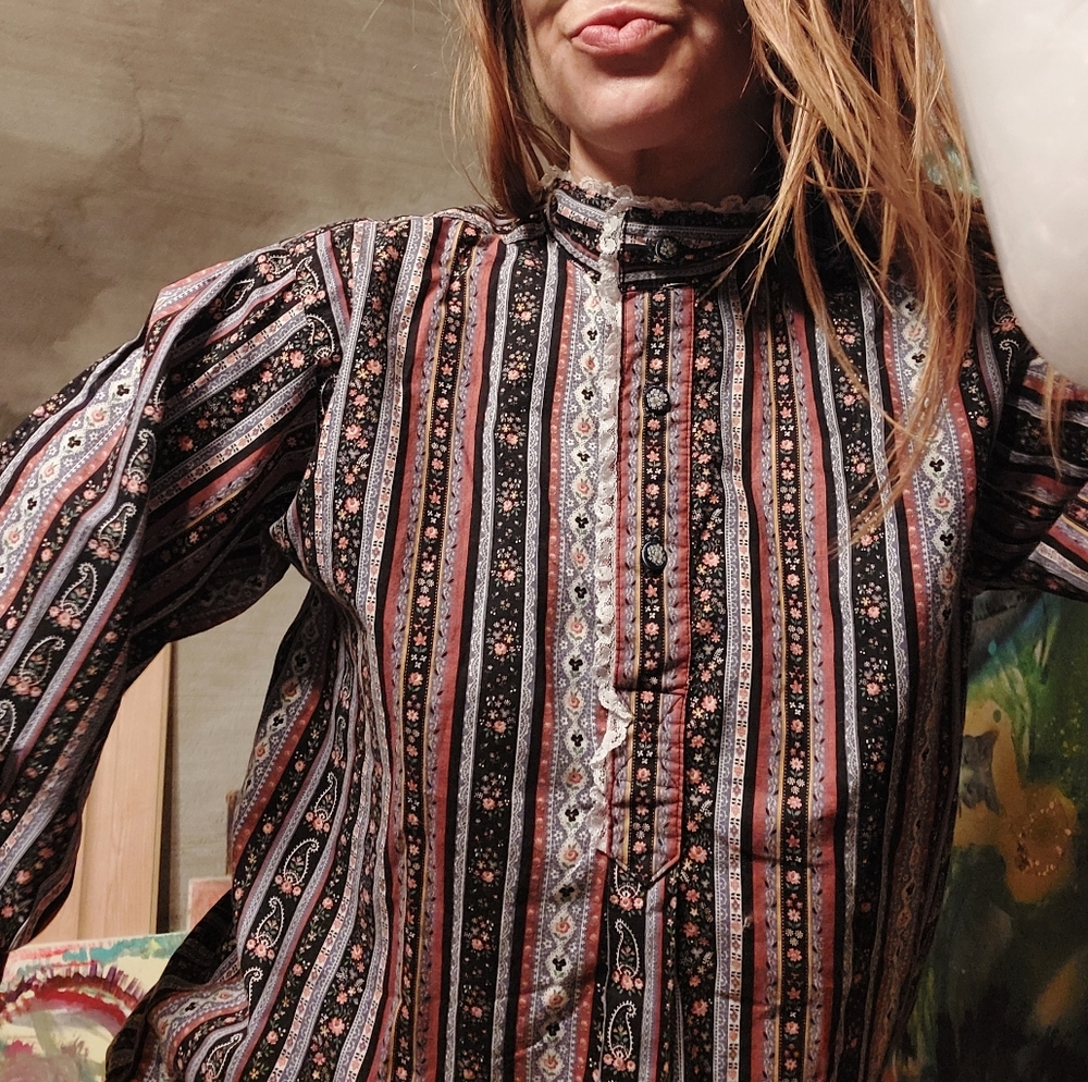 1970's paisley floral cottagecore Western blouse - Picture 5 of 16